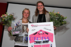 Eindwinnares Vera Koedooder en nummer 2 Sandra van Veghel.