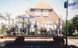 1548133_210747355797874_484357564_o (1)