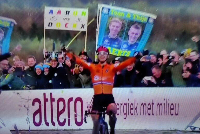 Oranje boven  bij EK veldrijden op VAM-berg