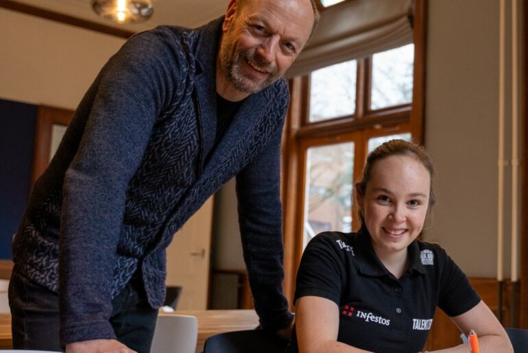 Elena Poppelaars naar TalentNED